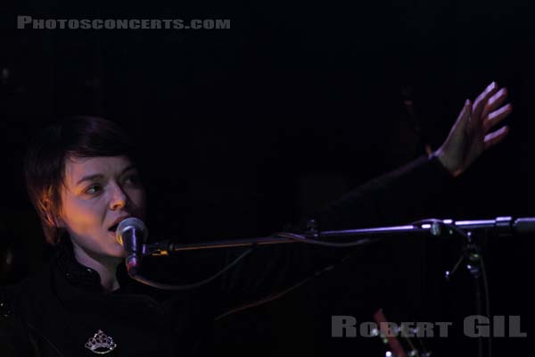 SATINE - 2010-03-15 - PARIS - La Maroquinerie - 